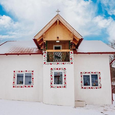 Casuta Cu Flori Hotel Vilcele  Exterior photo